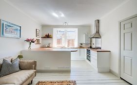 Stylish 1Bd Seaside Flat North Berwick